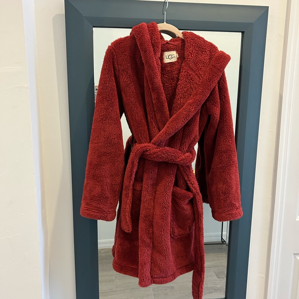 UGG fleece robe women’s size small knee length hooded